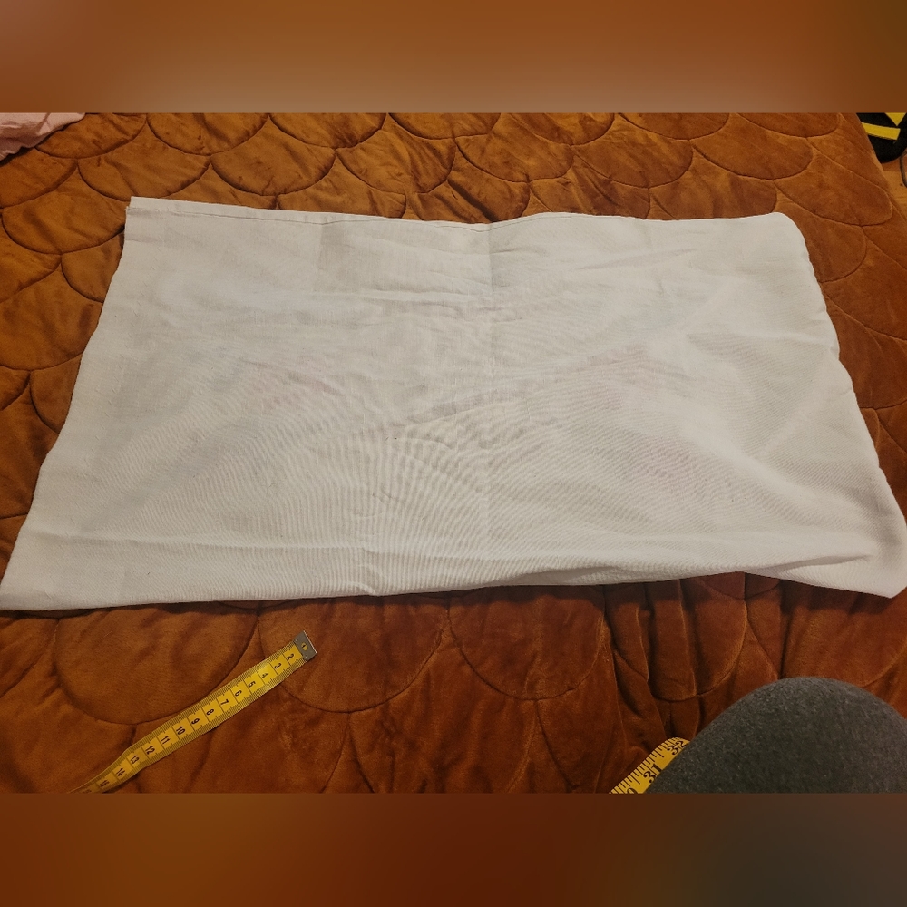 Beautiful Rose Embroidered Pillowcase - Picture 3 of 5